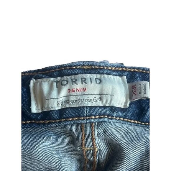 Torrid Denim Blue Jean Boyfriend Plus Size 26 Ripped Distressed Stretch 26R - Picture 6 of 7